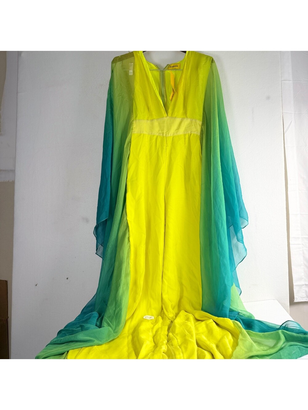 New DUNDAS Monica  Georgette Cape‎ Designer Size XSM